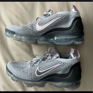 Nike Air VaporMax 2021 women size 8/ youth size 6.5